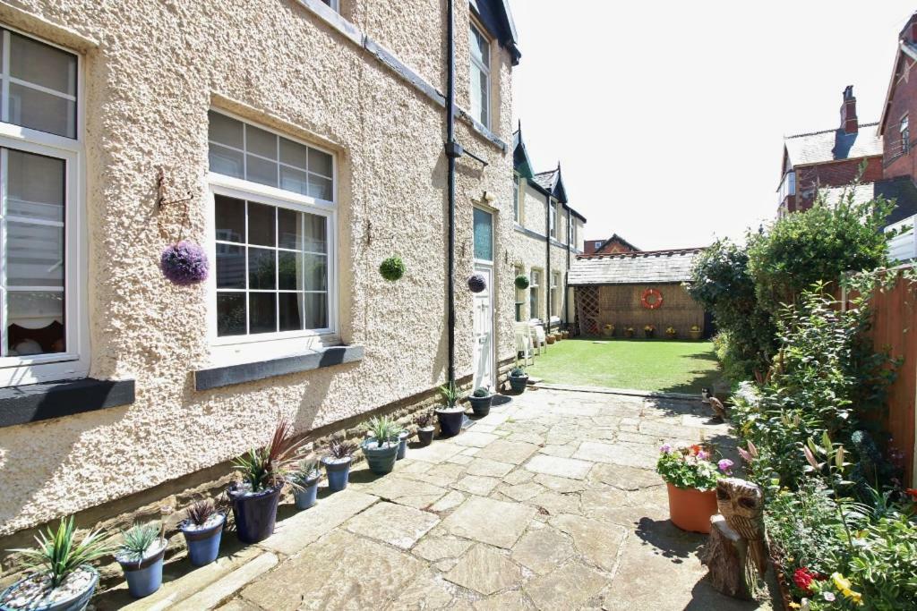 The Coach House Apartment Lytham St Annes Exteriör bild