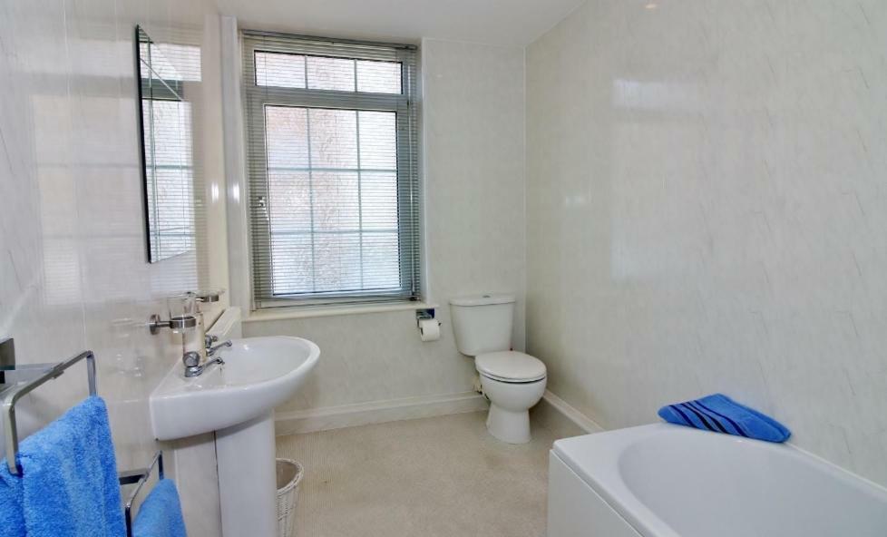 The Coach House Apartment Lytham St Annes Exteriör bild